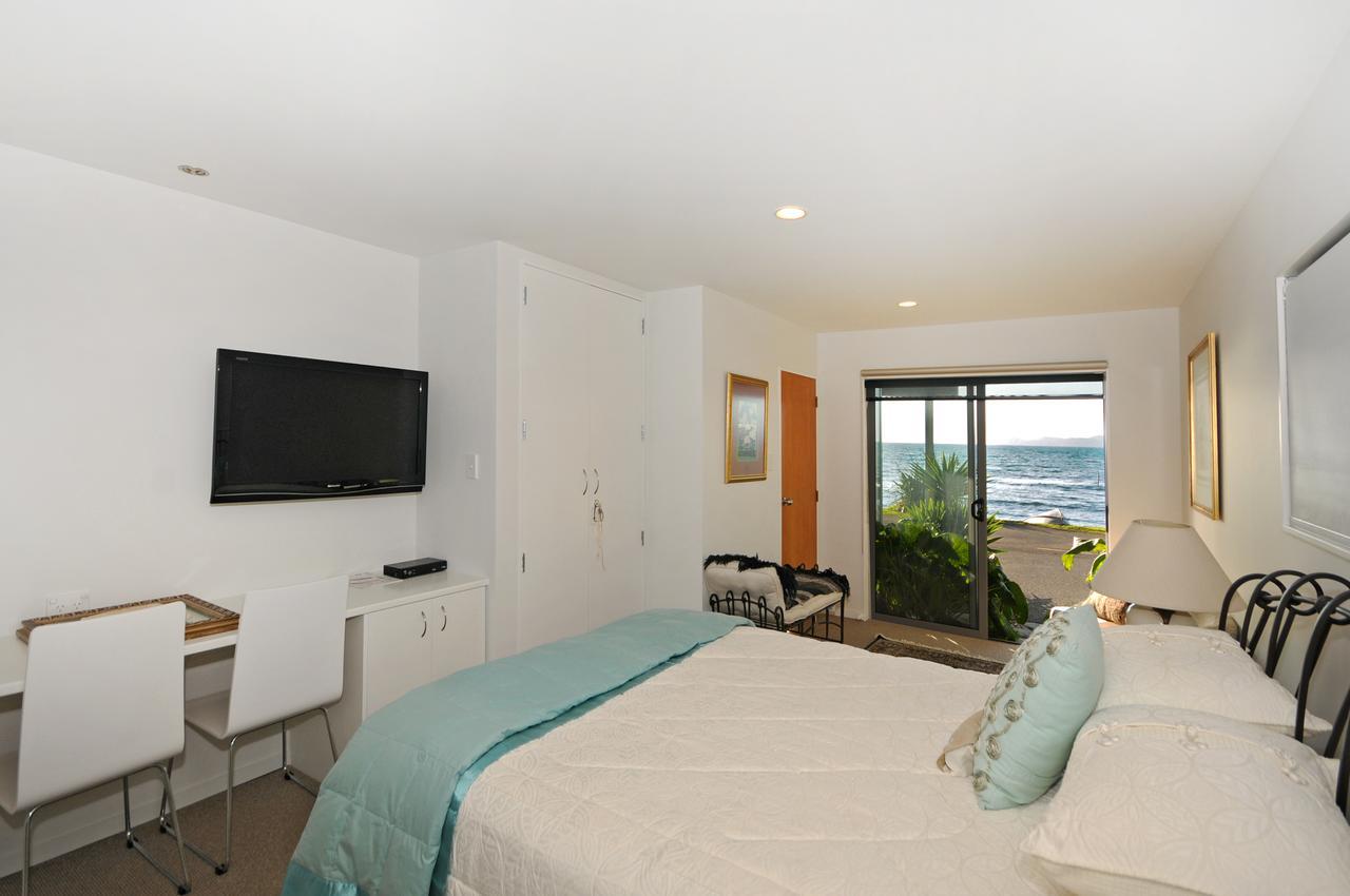 Kapiti Waves Bed & Breakfast Pukerua Bay エクステリア 写真